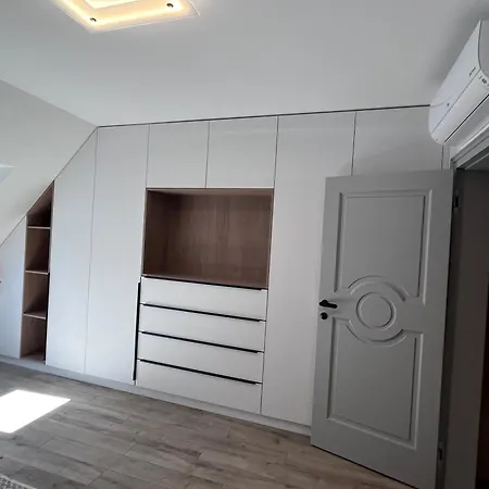 Old Jerusalem Apartment *